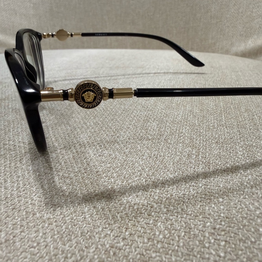 Versace Black Cat-Eye optical frame - Picture 3 of 5